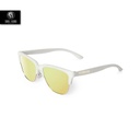 METALLIC GOLDEN WHITE