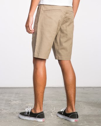 WEEKEND STRETCH SHORT